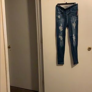 Distressed leggings NWT